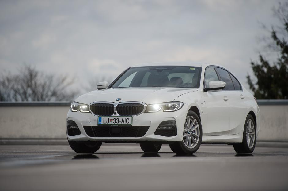 BMW 330e | Avtor: Anže Petkovšek