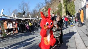 DruÅ¾ine vstopile v svet v malem