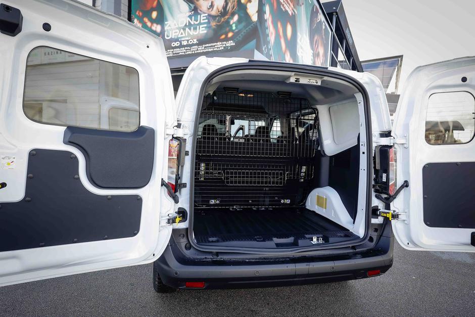 ford transit courier furgon | Avtor: Saša Despot