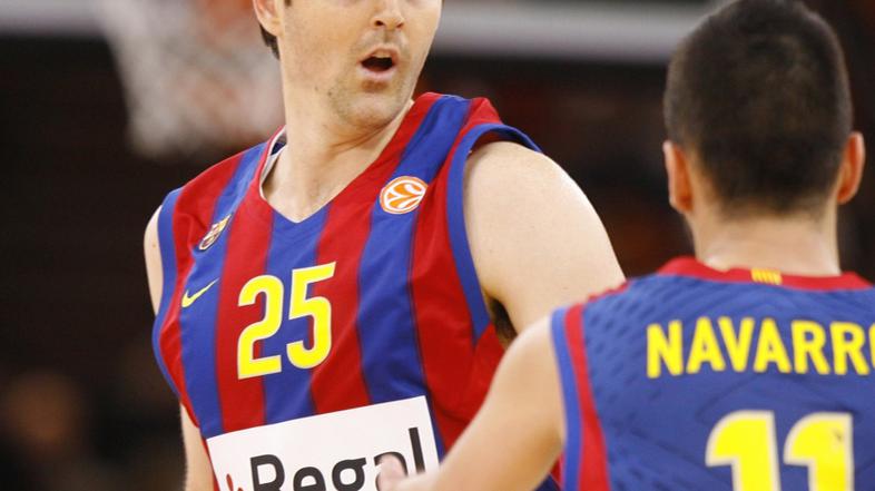 sport 17.11.11. Regal FC Barcelona Erazem Lorbek (L) reacts during his team's Eu