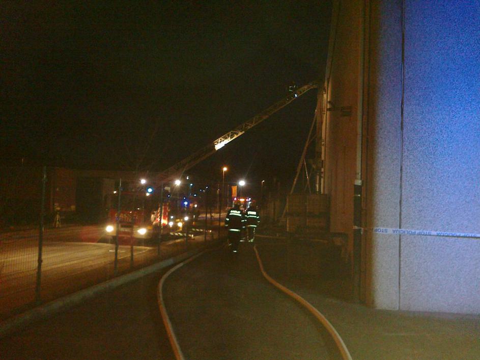 požar ostrešje gasilci industrijski objekt Cerknica