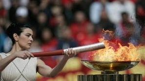 Ducat protestnikov je želel preprečiti pot olimpjiskega ognja na Kitajsko.
