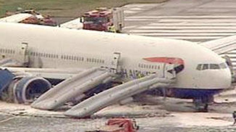 V nesreči boeinga 777 naj bi se poškodovalo 19 od 152 potnikov.