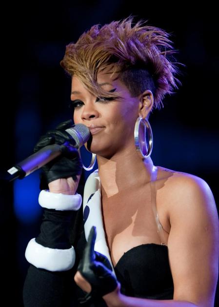 Rihanna upa, da ji bodo oboževalci dali nekaj dobrih in izvirnih idej. (Foto: Fl