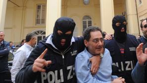 Po šestih letih iskanja je italijanska policija aretirala drugega moža neapeljsk