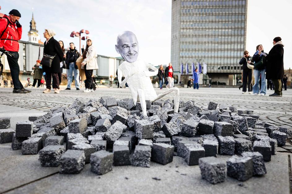 protestni predvolilni shod Na volitve!