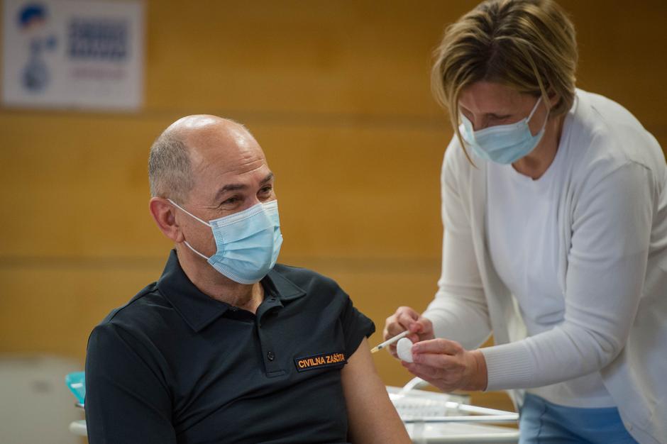 Cepljenje političnega vrha | Avtor: Anže Petkovšek