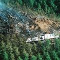 Japonsko letalo boeing 747SR je po vzletu eksplodiralo in se zaletelo v goro Osu