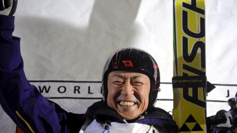 Takanobu Okabe je z 38 leti postal najstarejši zmagovalec tekme smučarjev skakal