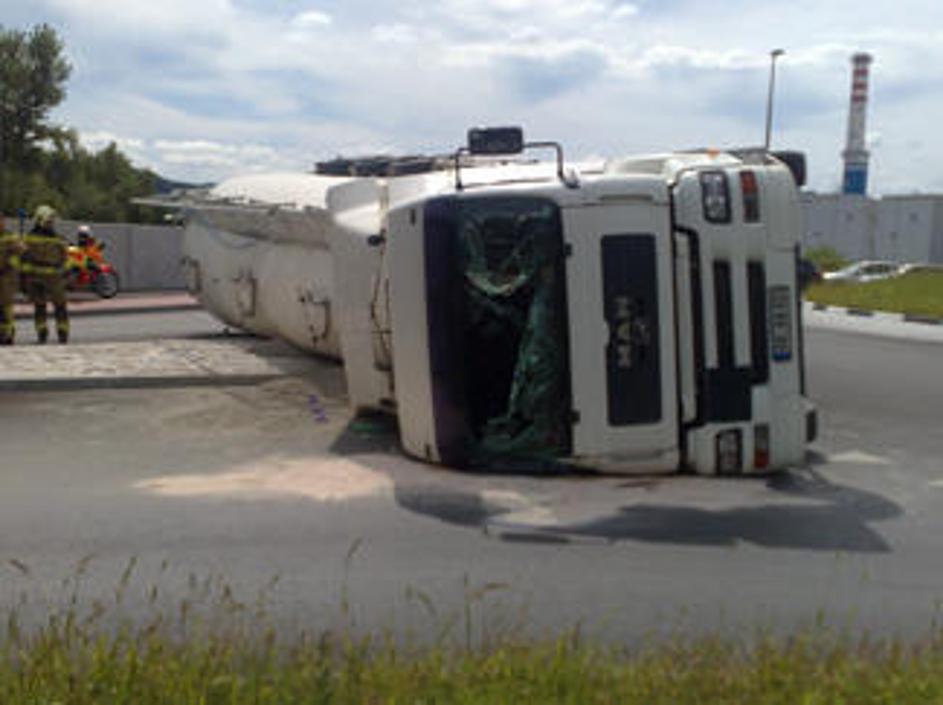 V nesreči ni bilo poškodovanih.