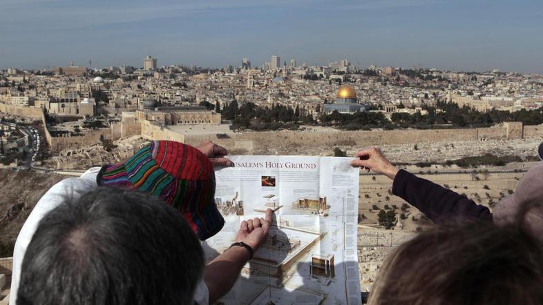 Palestinci naj bi bili pripravljeni popustiti pri delitvi Jeruzalema. (Foto: Reu