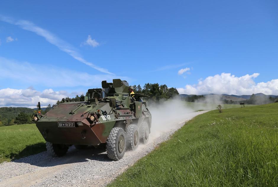 Vojaško vozilo 6X6 valuk | Avtor: Postani vojak