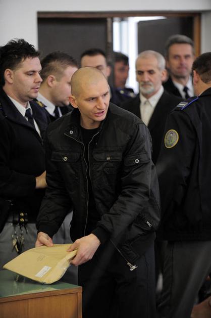 Velenjčan Fadil Omić naj bi bil glavni pri preprodaji drog, ki naj bi jih ponuja
