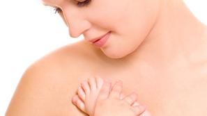 Doječe matere imajo pravico do odmora za dojenje med delovnim časom, ki traja na