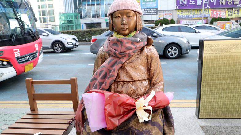 Južnokorejski kip dekleta