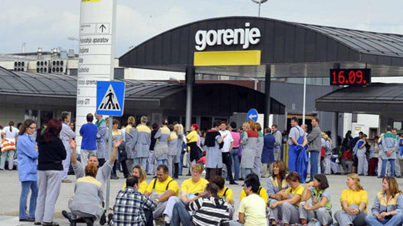 Predstavniki delavcev so v primeru neuspešnih pogajanj za 8. oktober že napoveda