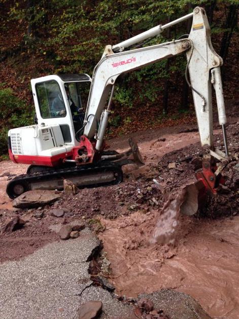 Odstranjevanje posledic vremenskega neurja v Poljanski dolini