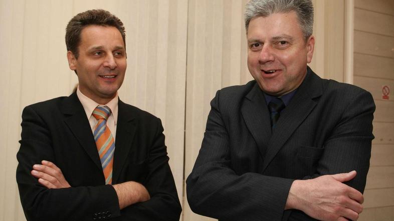 Andrej Verlič (na fotografiji desno) ostaja član stranke. Govori se, da bi lahko