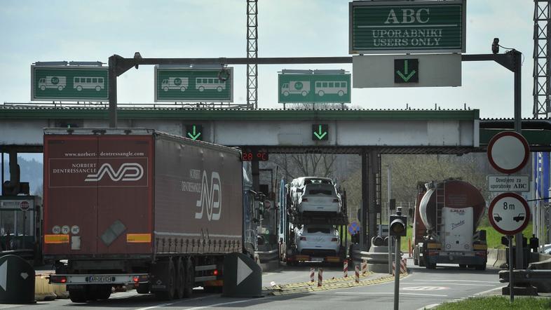 slovenija 17.04.13, ABC, cestninska postaja Log, Log, cestnina, daljinsko placev