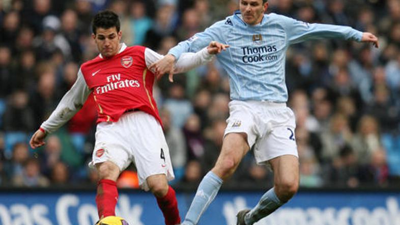 Nemški nogometaš Dietmar Hamann je podaljšal pogodbo z Manchester Cityjem do kon