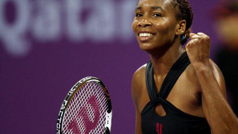 Venus Williams je v polfinalu izločila prvo nosilko Jeleno Janković.