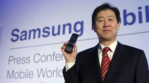 Predsednik Samsunga Geesung Choi je v Barceloni med drugim predstavil mobilnik S