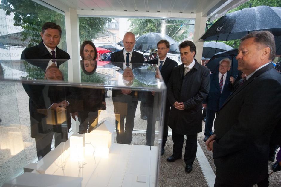 spomenik | Avtor: Anže Petkovšek