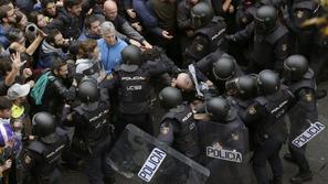 Katalonija demonstracije spopad s policijo