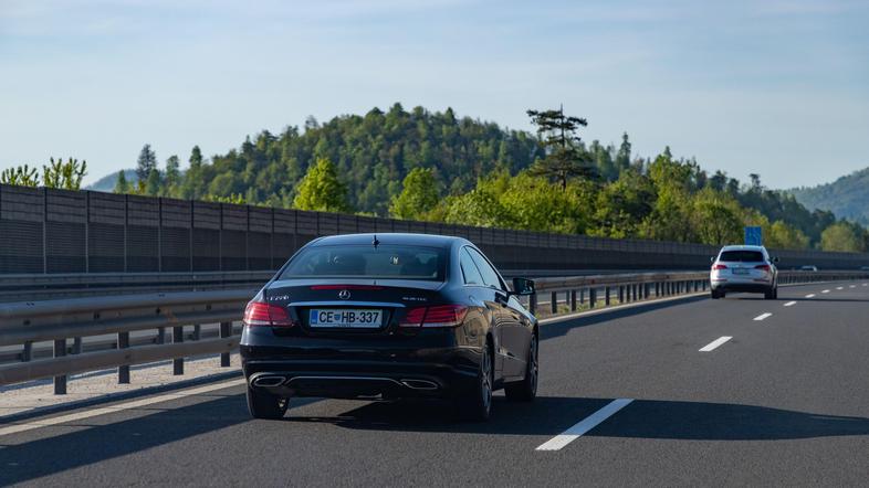 Vožnja po avtocesti, avtocesta, avto