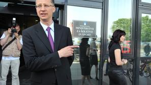 "Po deležu BDP za izobraževanje smo v OECD v sredini, prav tako po rezultatih me