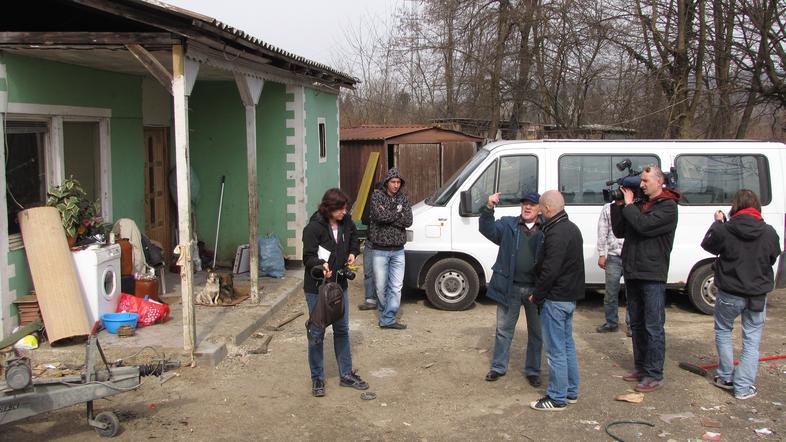 Veliko več kot okoliških prebivalcev se je dneva odprtih vrat v Žabjaku udeležil