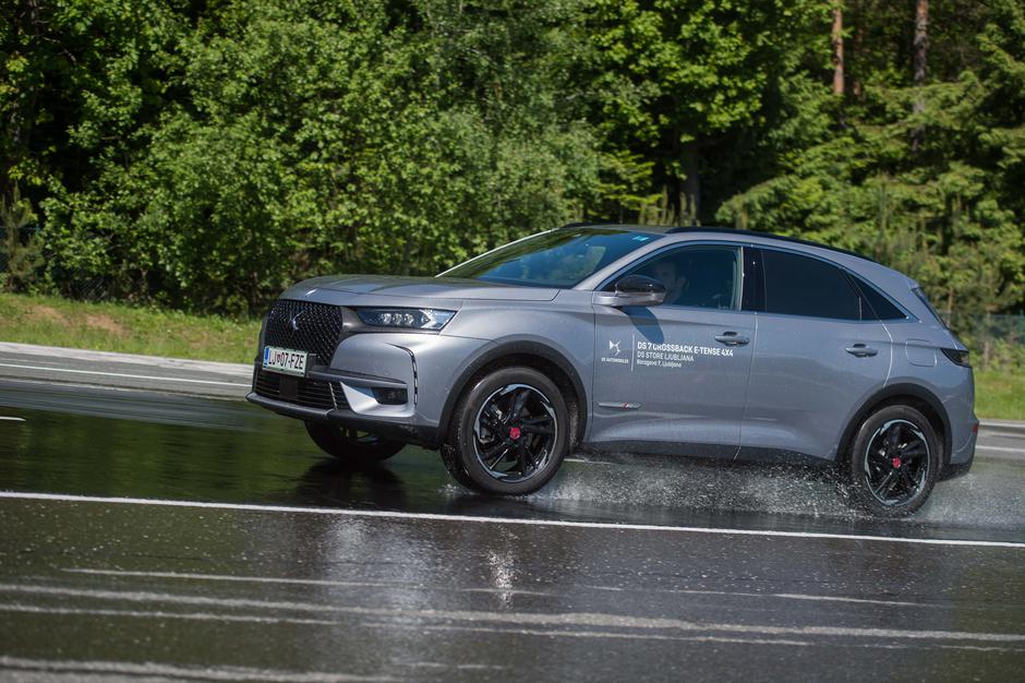 DS7 | Avtor: Anže Petkovšek