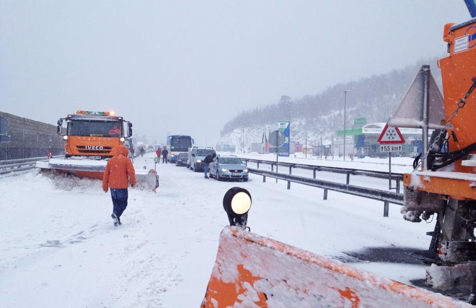 Sneg na avtocesti | Avtor: Anže Petkovšek