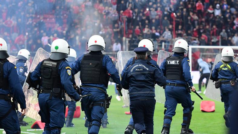 Incident na tekmi Olympiakos : AEK