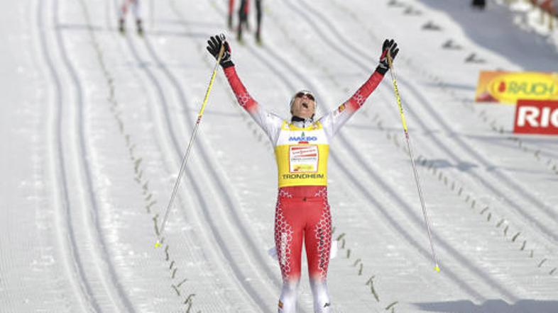Petra Majdič je z neverjetnim finišem zmagala na maratonski preizkušnji na 30 km