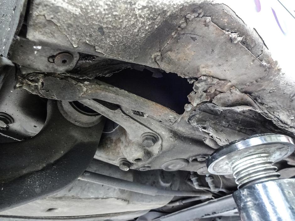 Lučke na armaturi neizpraven avto | Avtor: Policija Bochum