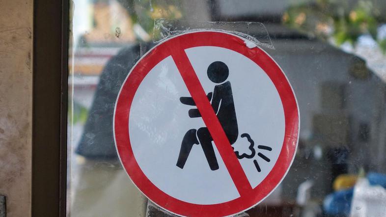 Spuščanje plinov prdenje