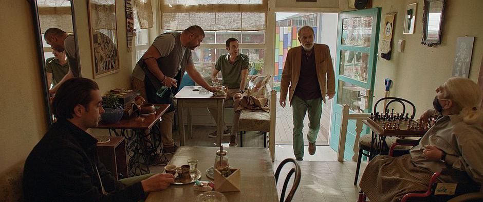 Deset v pol | Avtor: Con Film