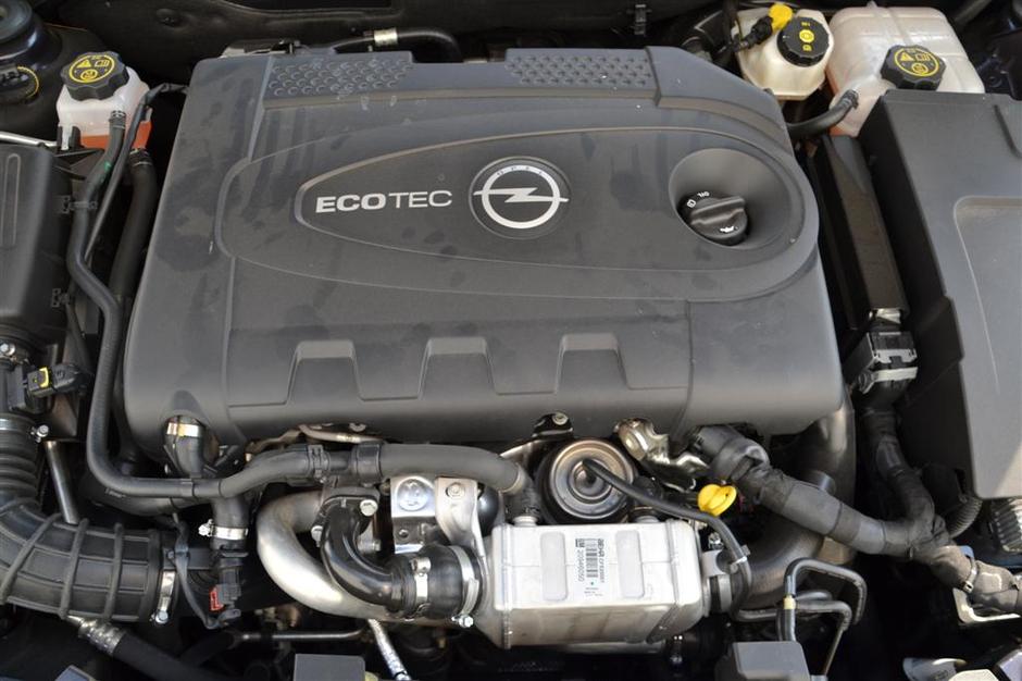 Opel insignia biturbo | Avtor: Gregor Prebil