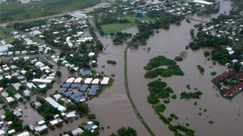 Prebivalec Brisbane Dave Gilbank je povedal, da je bilo okoli njegove postelje, 