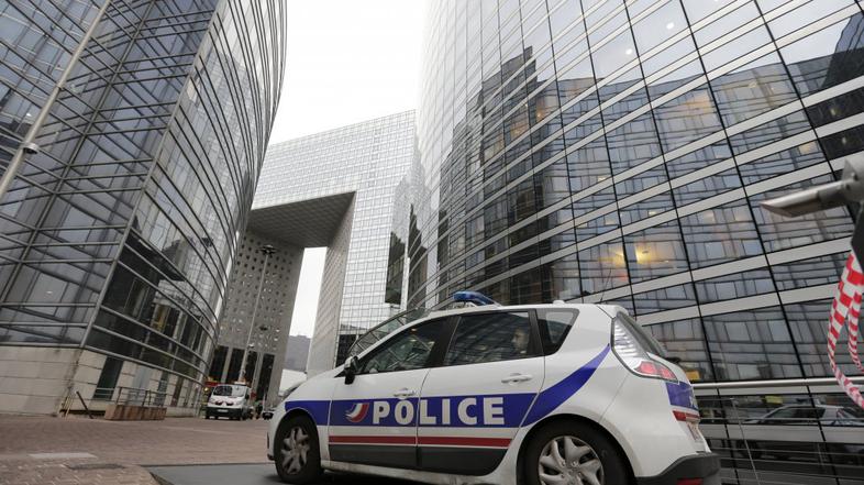 Pariz strelec policija iskanje