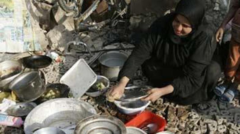 Oboroženi neznanci so napadli prebiavalce vasi Dwelah.