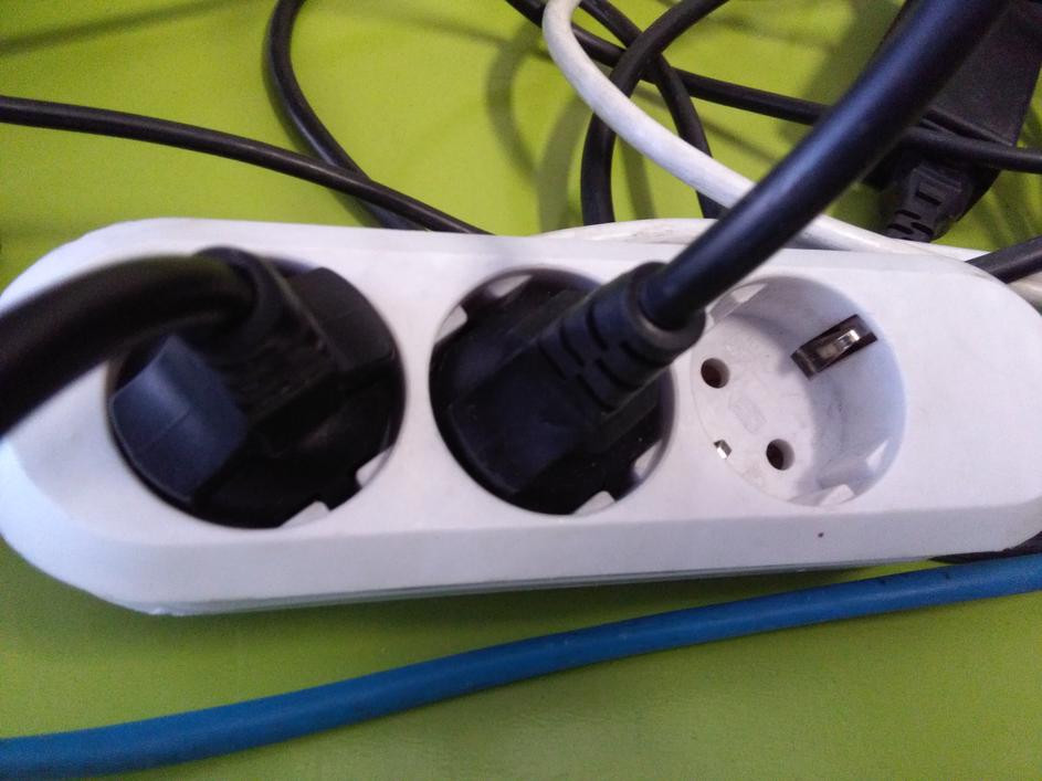 Električna vtičnica, razdelilec