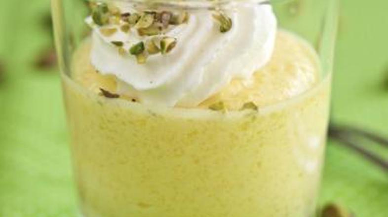 Mousse potresite s pistacijami.