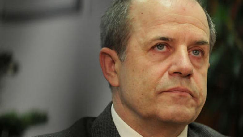 Na ministrstvu, ki ga vodi minister Ivan Svetlik, pravijo, da je to obveščanje s