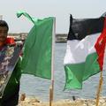 Palestinci so zaradi napovedanega prihoda ladje tudi protestirali. (Foto: Reuter