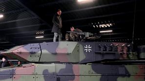 Leopard 2 A6