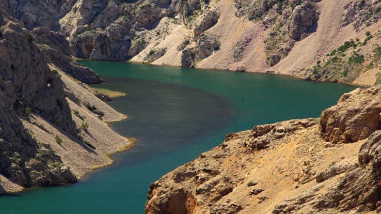 Reka Zrmanja je v filmih o Winnetouju igrala Rio Pecos.