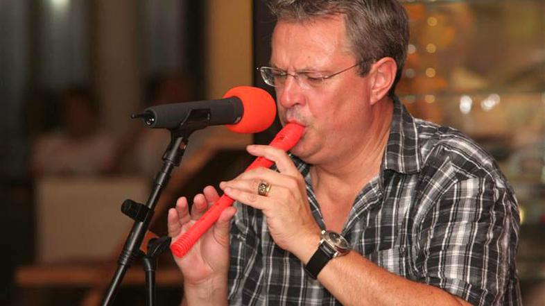 Marko Pavliha je pokazal, da je tudi precej glasbeno nadarjen.