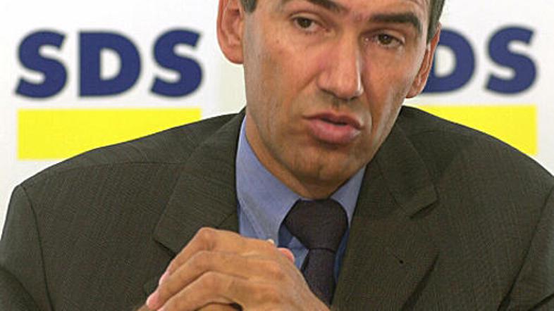 Janša in SDS lahko, glede na ugotovitve raziskave Spem, lažje zadihata.